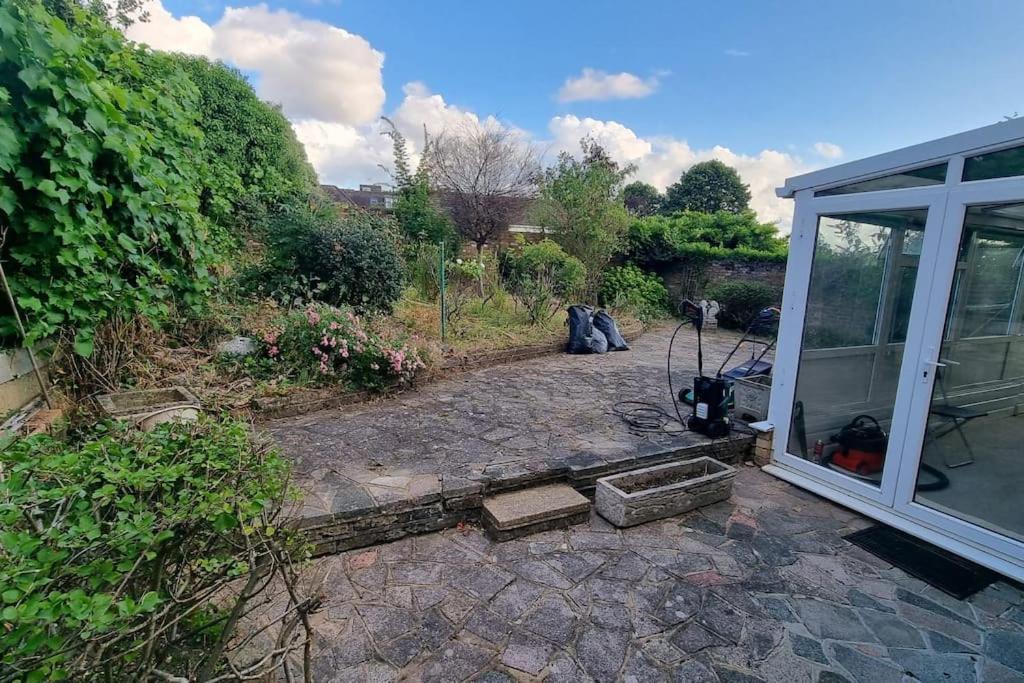 Spacious 2 Bed Bungalow Enfield Εξωτερικό φωτογραφία